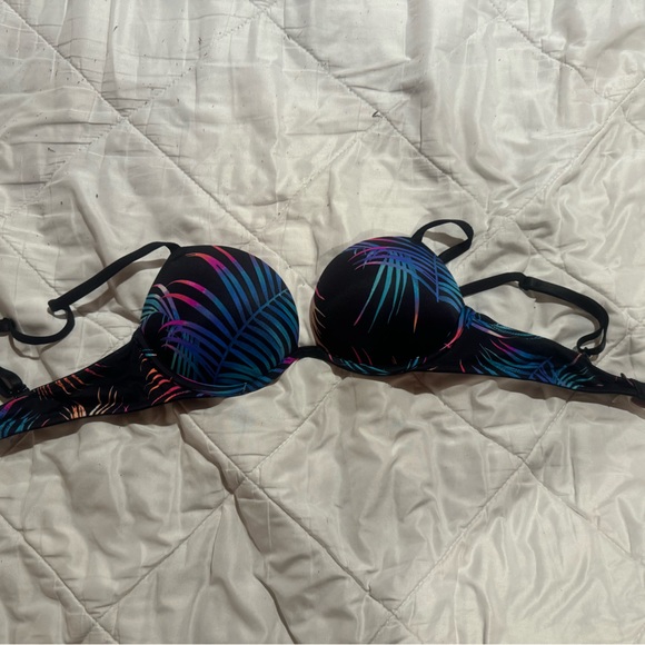 Victoria secret pink push-up bra - Picture 2 of 4